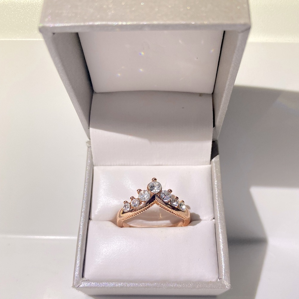 Crown ring